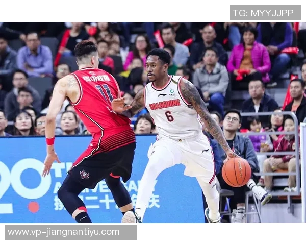 夏季训练不放松麦克丹尼尔斯运球节奏感十足轻松命中撤步三分球 夏季训练不放松麦克丹尼尔斯运球节奏感十足轻松命中撤步三分球